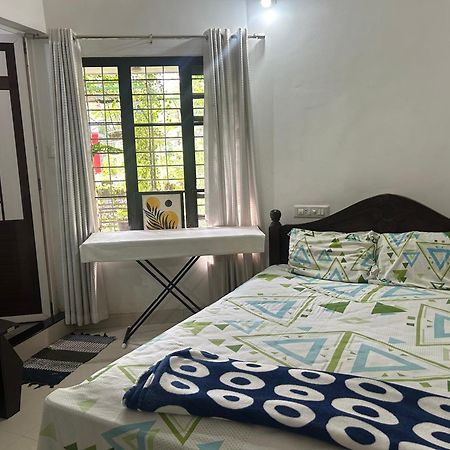 Chaithritha Ladies Homestay Thiruvananthapuram Extérieur photo