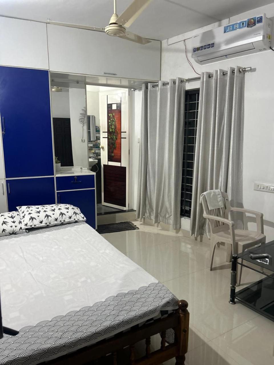 Chaithritha Ladies Homestay Thiruvananthapuram Extérieur photo