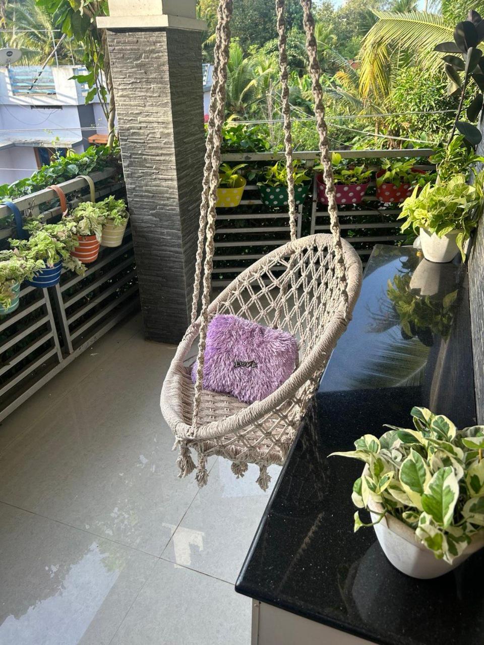 Chaithritha Ladies Homestay Thiruvananthapuram Extérieur photo
