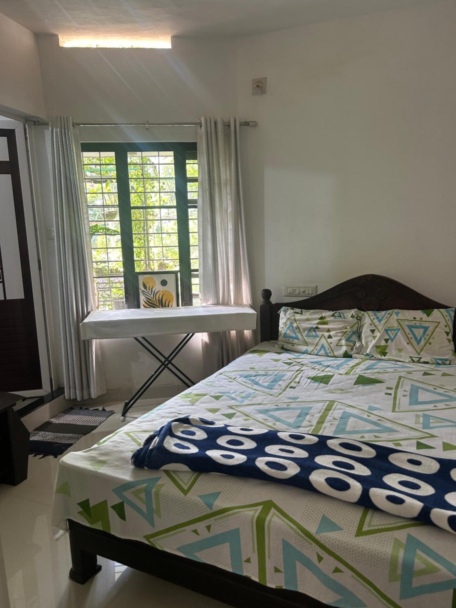 Chaithritha Ladies Homestay Thiruvananthapuram Extérieur photo