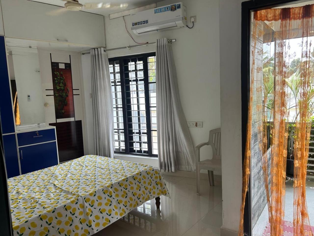 Chaithritha Ladies Homestay Thiruvananthapuram Extérieur photo