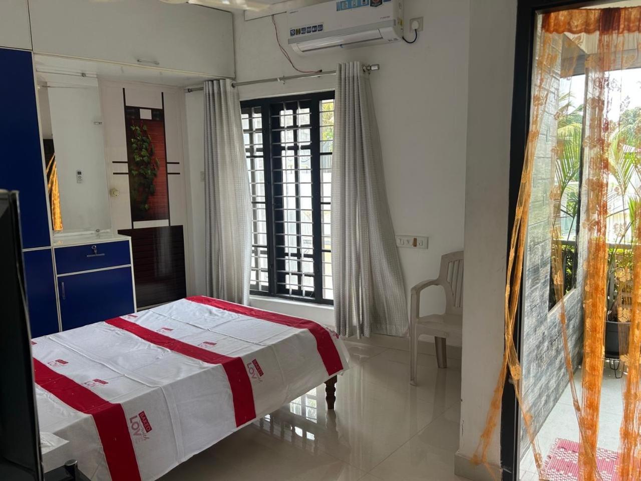 Chaithritha Ladies Homestay Thiruvananthapuram Extérieur photo
